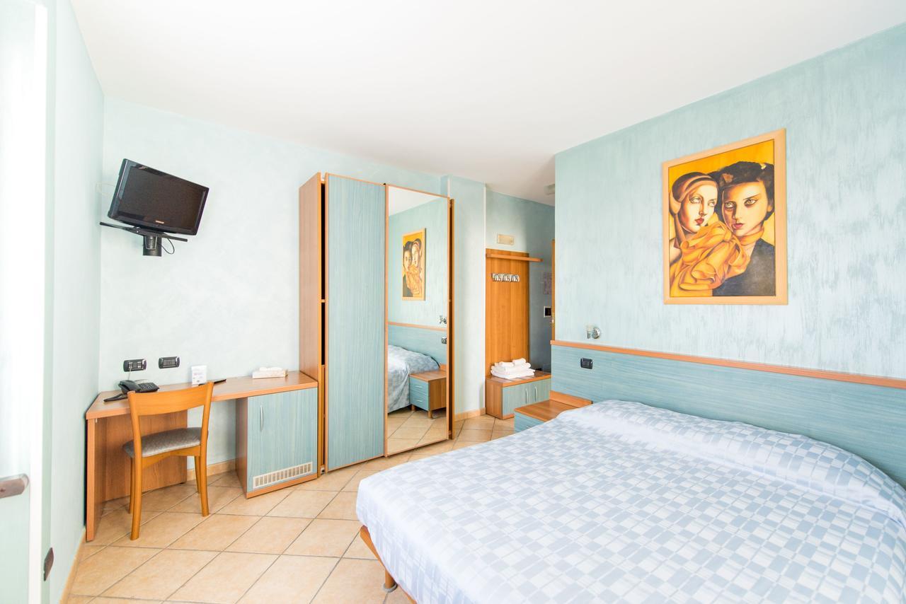 Hotel Bacco Beinette ภายนอก รูปภาพ